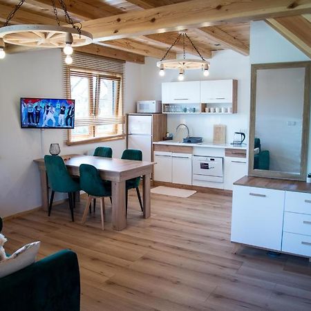 Kalinowy Sad Domki Z Jacuzzi I Sauna Mikołajki Esterno foto