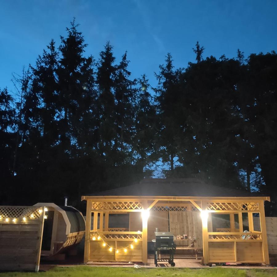 Kalinowy Sad Domki Z Jacuzzi I Sauna Mikołajki Esterno foto