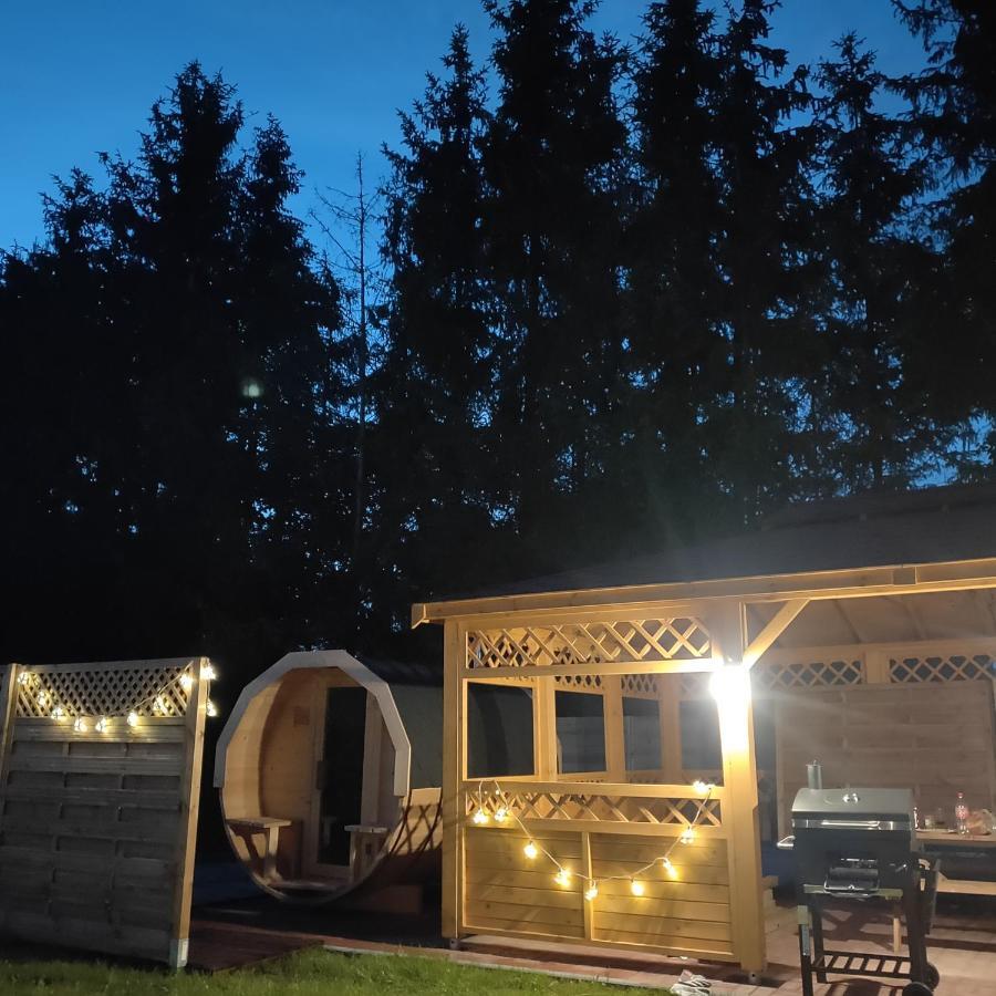 Kalinowy Sad Domki Z Jacuzzi I Sauna Mikołajki Esterno foto
